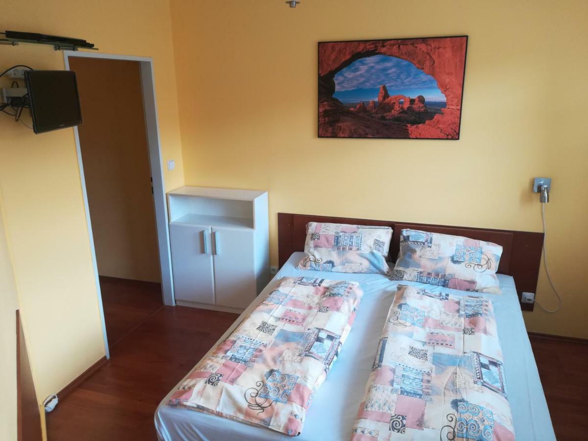 Apartments Rokytka 308 & 405 Рокицани Экстерьер фото